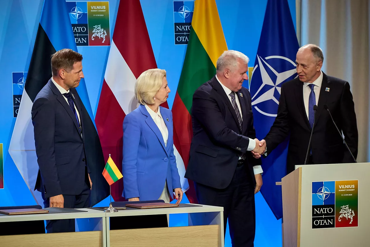 Left to right: Hanno Pevkur Minister of Defence, Estonia); Inara Murniece (Minister of Defence, Latvia); Arvydas Anusauskas (Minister of Defence, Lithuania); NATO Deputy Secretary General Mircea Geoana