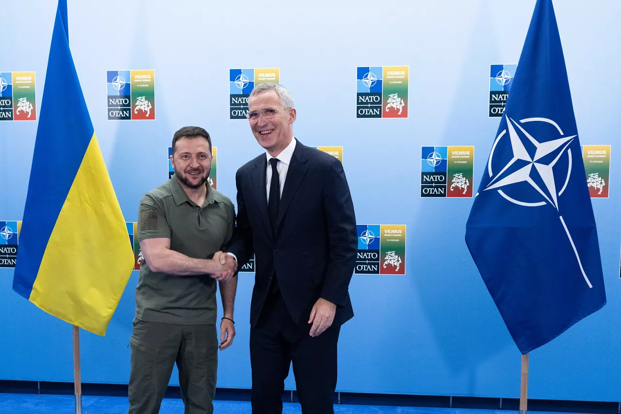 Left to right: President Volodymyr Zelenskyy (Ukraine) with NATO Secretary General Jens Stoltenberg