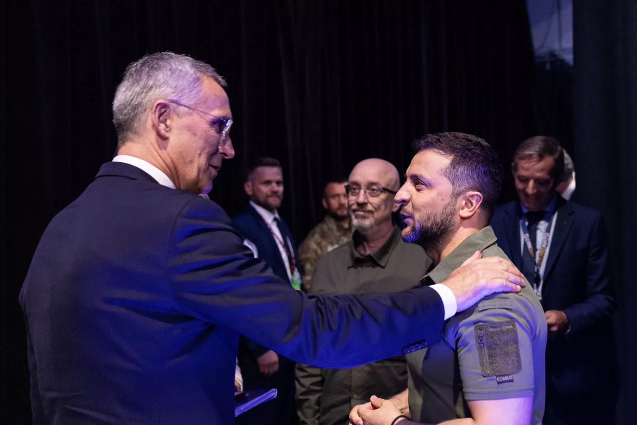 Left to right: NATO Secretary General Jens Stoltenberg with President Volodymyr Zelenskyy (Ukraine)