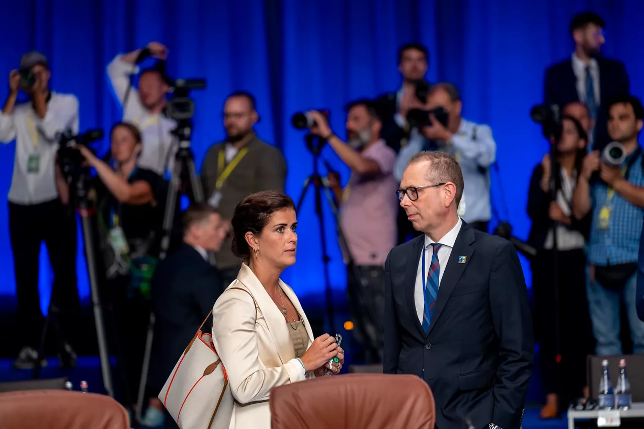Left to right: Thordís Kolbrun Reykfjord Gylfadottir with Hermann Ingolfsson