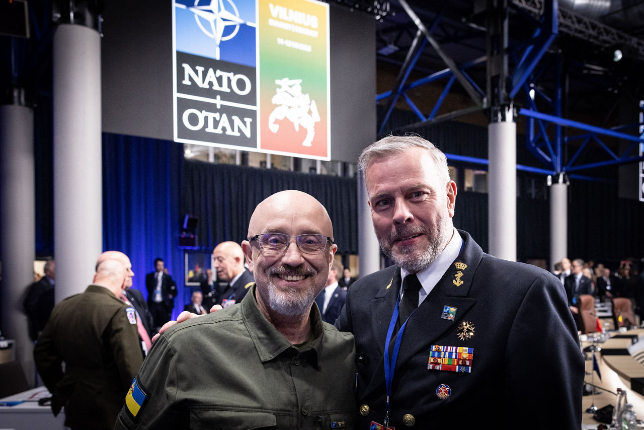 Left to right: Oleksiy Reznikov (Minister of Defence, Ukraine) with Admiral Rob Bauer (Chair NATO Military Committee)