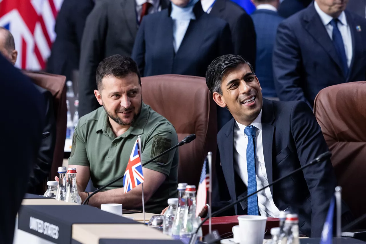 Left to right: President Voldymyr Zelenskyy (Ukraine) with Rishi Sunak (UK Prime Minister)
