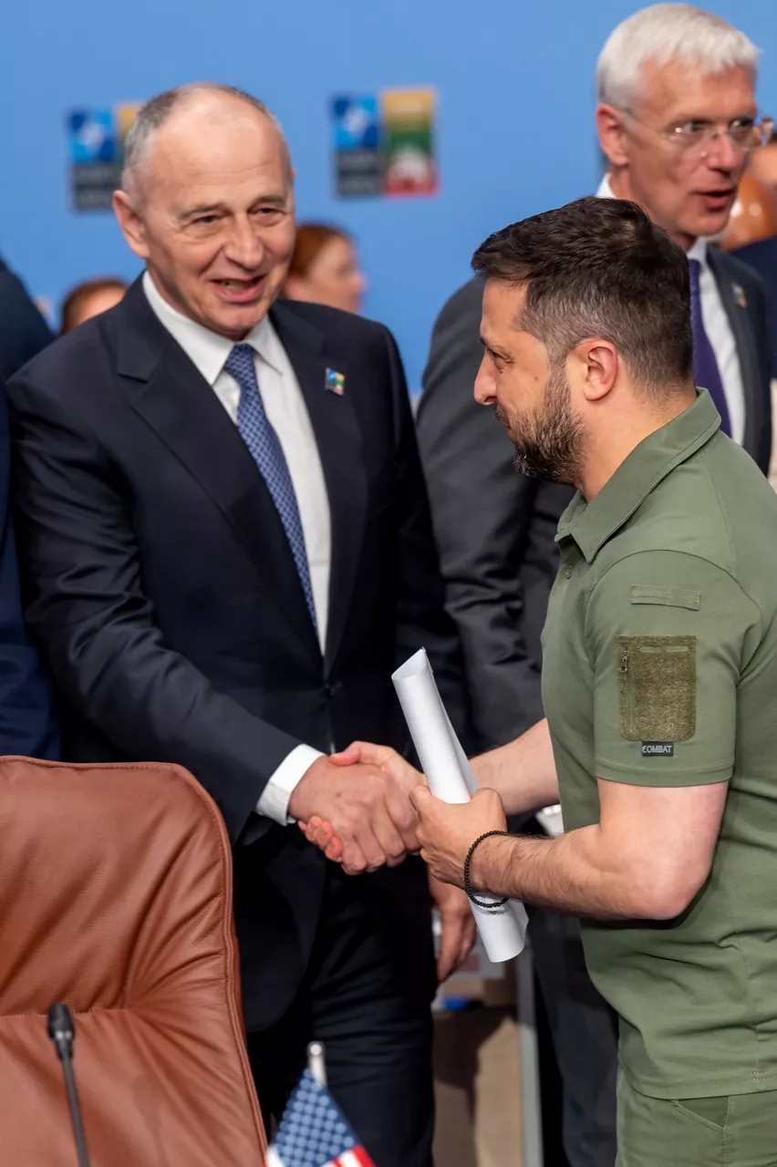 Left to right: NATO Deputy Secretary General Mircea Geoana with  President Volodymyr Zelenskyy (Ukraine)