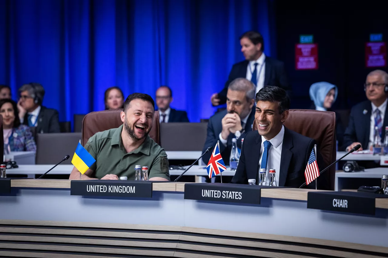 Left to right: President Volodymyr Zelenskyy (Ukraine) and Rishi Sunak (UK Prime Minister)