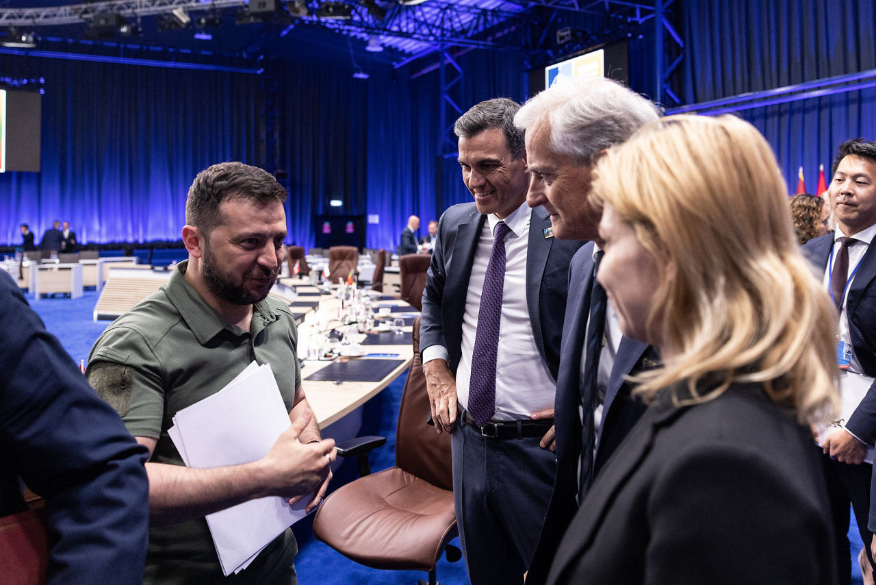 Left to right: President Volodymyr Zelenskyy (Ukraine) with Jonas Gahr Støre (Prime Minister of Norway)