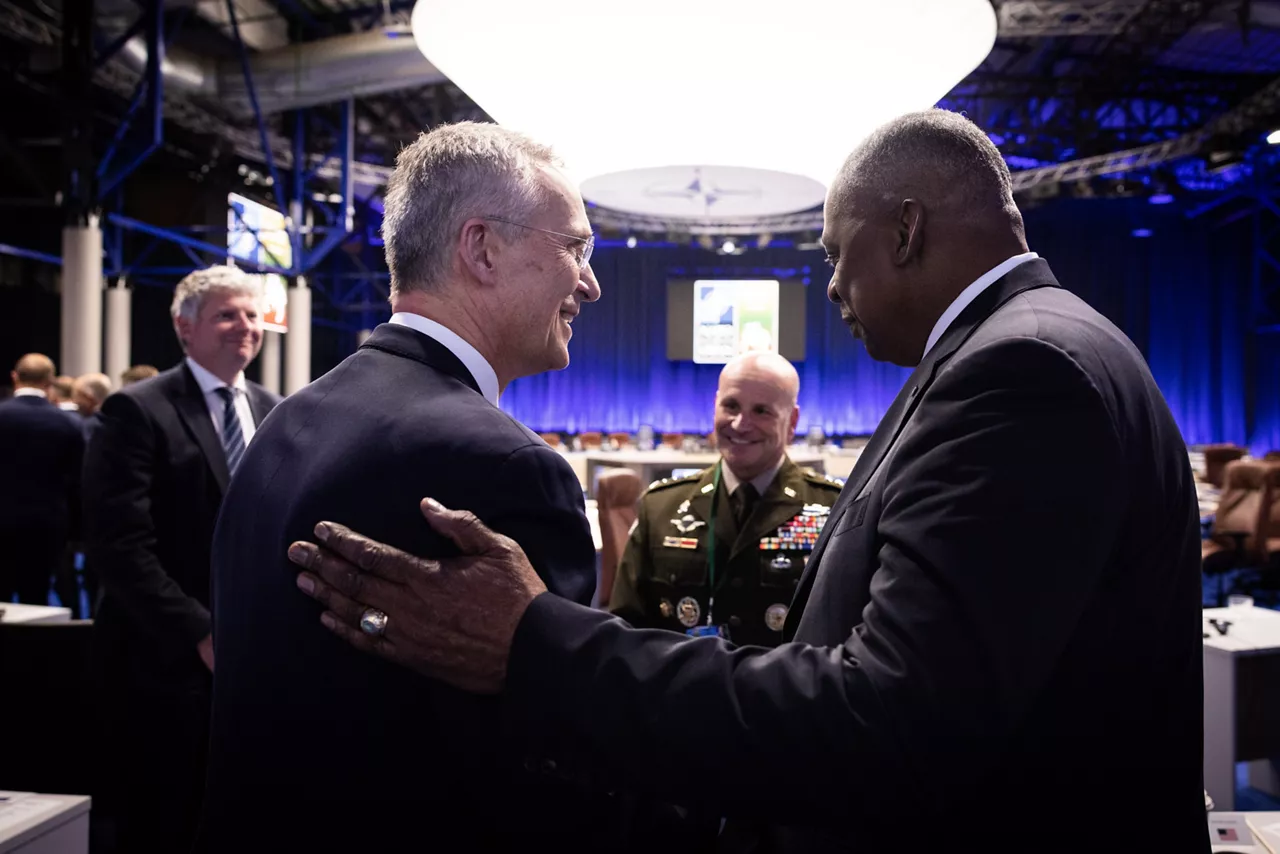 Left to right: NATO Secretary General Jens Stoltenberg with Lloyd J. Austin III (US Secretary of Defense)