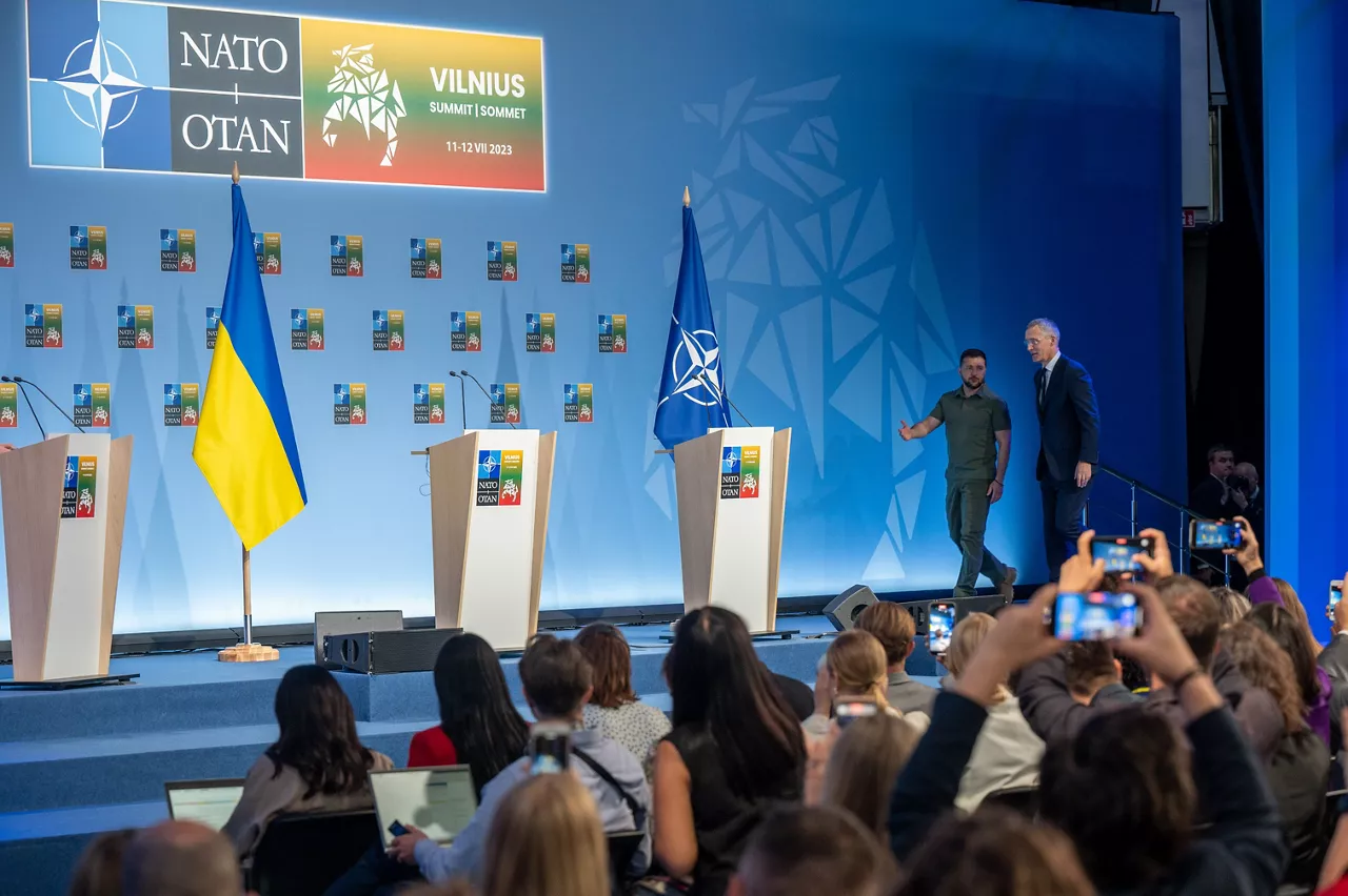 Left to right: President Volodymyr Zelenskyy (Ukraine) with NATO Secretary General Jens Stoltenberg