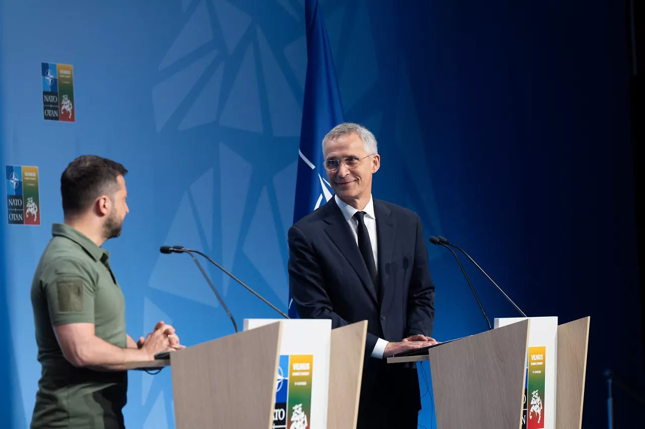 Left to right: President Volodymyr Zelenskyy (Ukraine) with NATO Secretary General Jens Stoltenberg