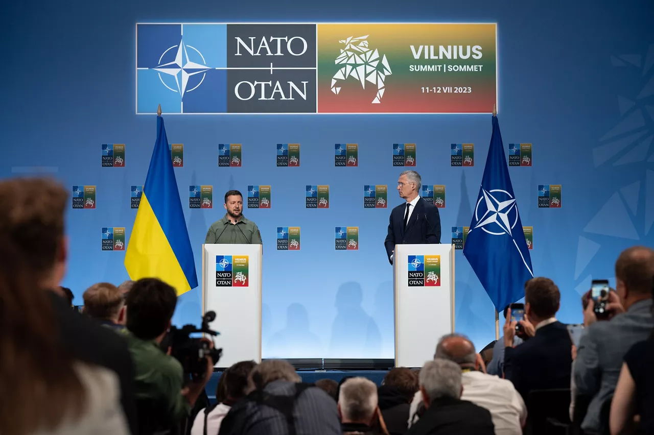 Left to right: President Volodymyr Zelenskyy (Ukraine) with NATO Secretary General Jens Stoltenberg