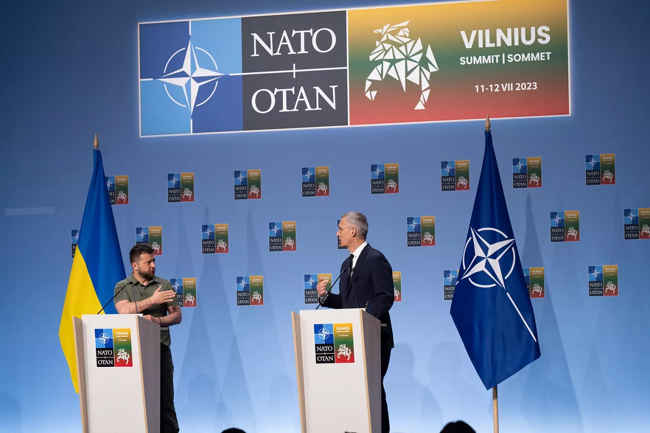 Left to right: President Volodymyr Zelenskyy (Ukraine) with NATO Secretary General Jens Stoltenberg