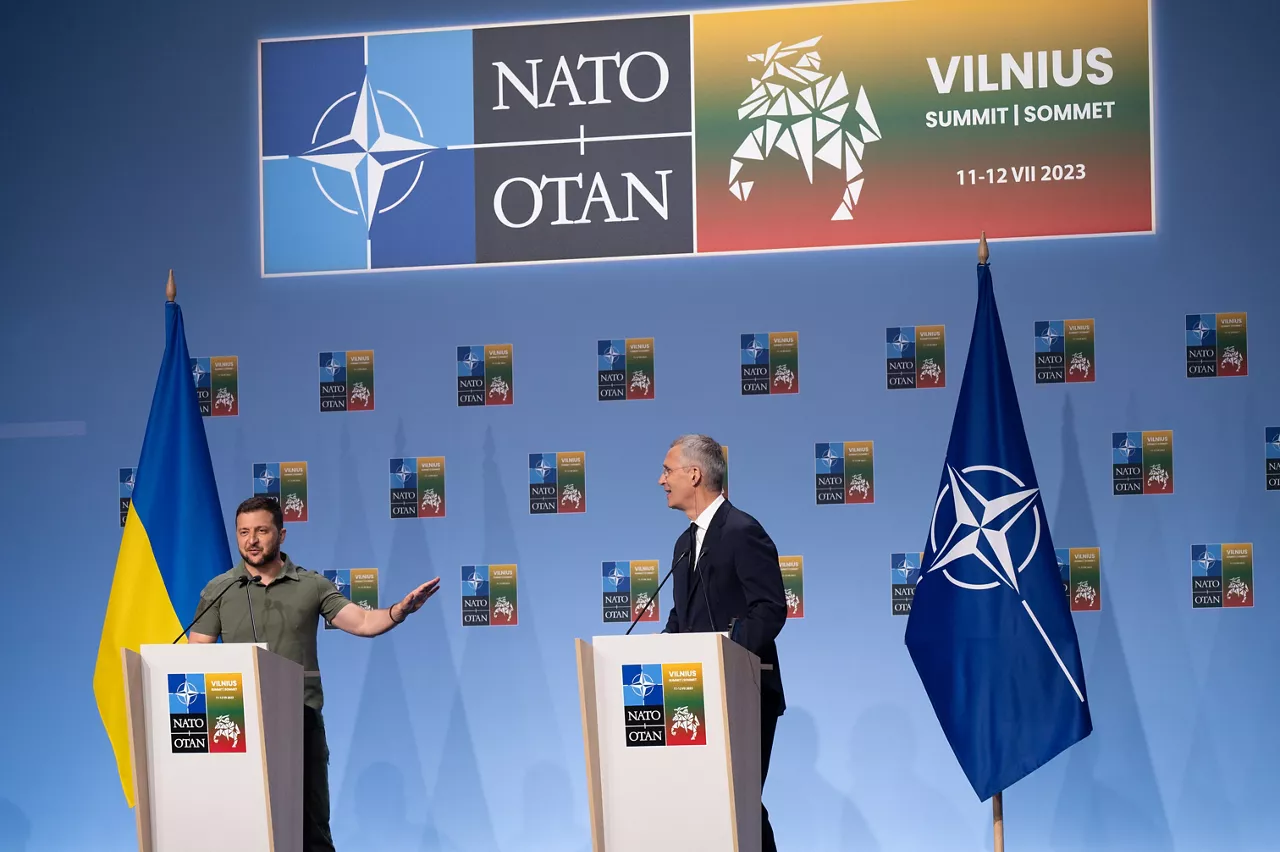 Left to right: President Volodymyr Zelenskyy (Ukraine) with NATO Secretary General Jens Stoltenberg