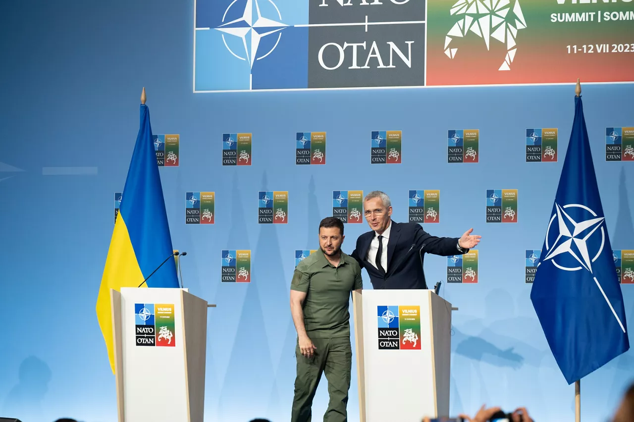 Left to right: President Volodymyr Zelenskyy (Ukraine) with NATO Secretary General Jens Stoltenberg