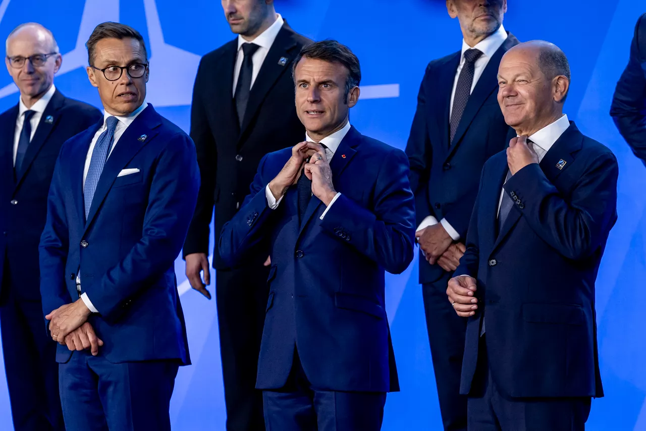 Left to right: President Alexander Stubb (Finland) with President Emmanuel Macron (France) and Chancellor Olaf Scholz (Germany)