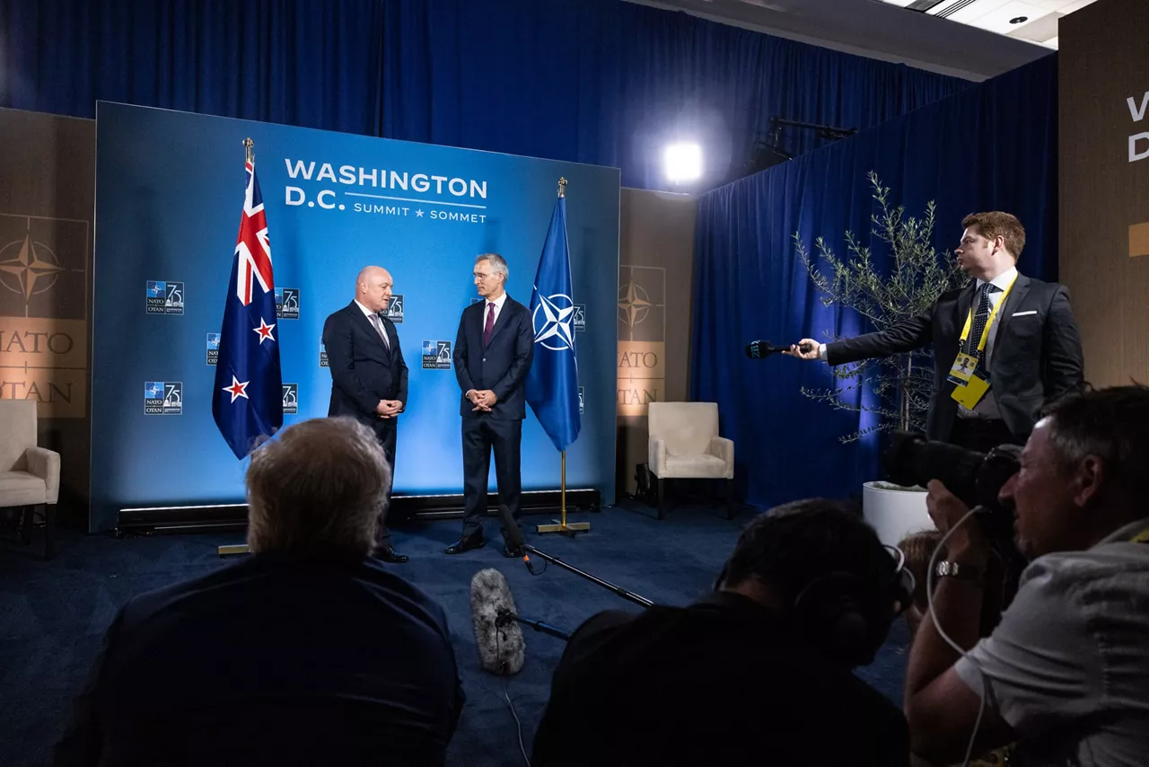 Left to right: Christopher Luxon (Prime Minister, New Zealand) and NATO Secretary General Jens Stoltenberg