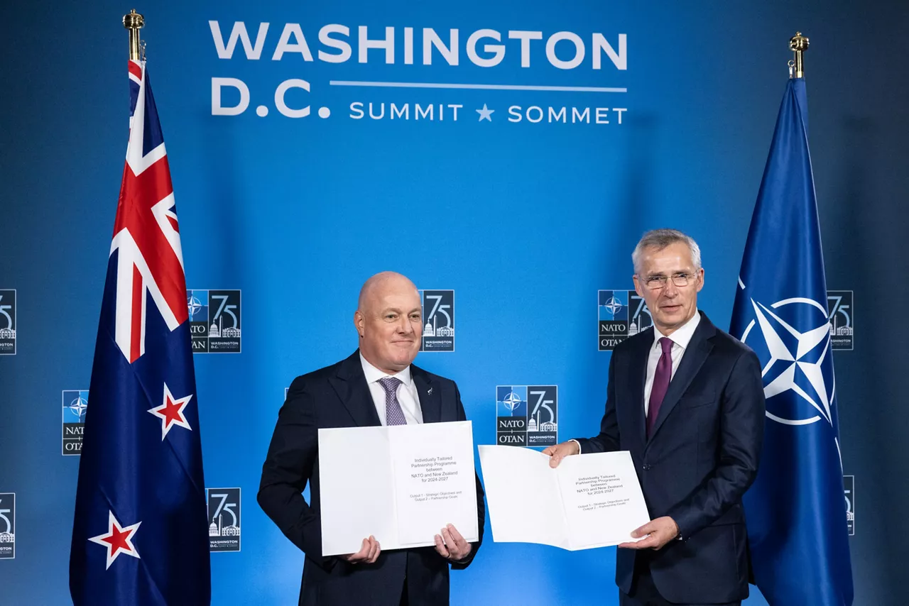 Left to right: Christopher Luxon (Prime Minister, New Zealand) and NATO Secretary General Jens Stoltenberg