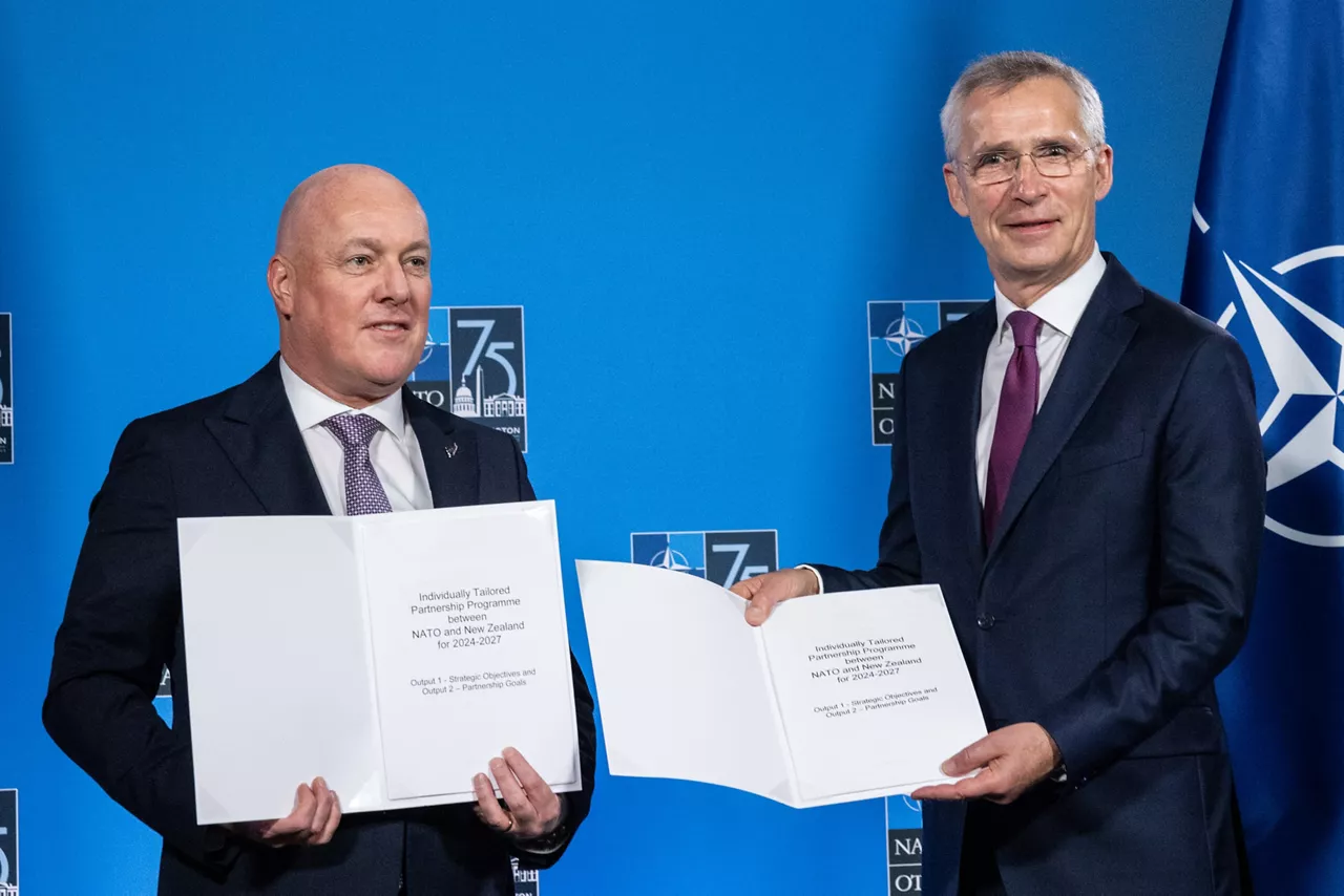 Left to right: Christopher Luxon (Prime Minister, New Zealand) and NATO Secretary General Jens Stoltenberg