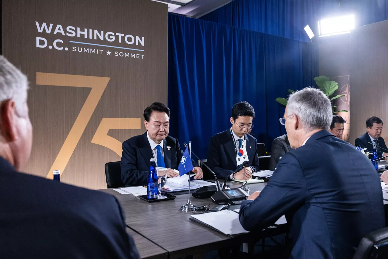 Bilateral meeting between President Yoon Suk Yeol (Republic of Korea) and NATO Secretary General Jens Stoltenberg