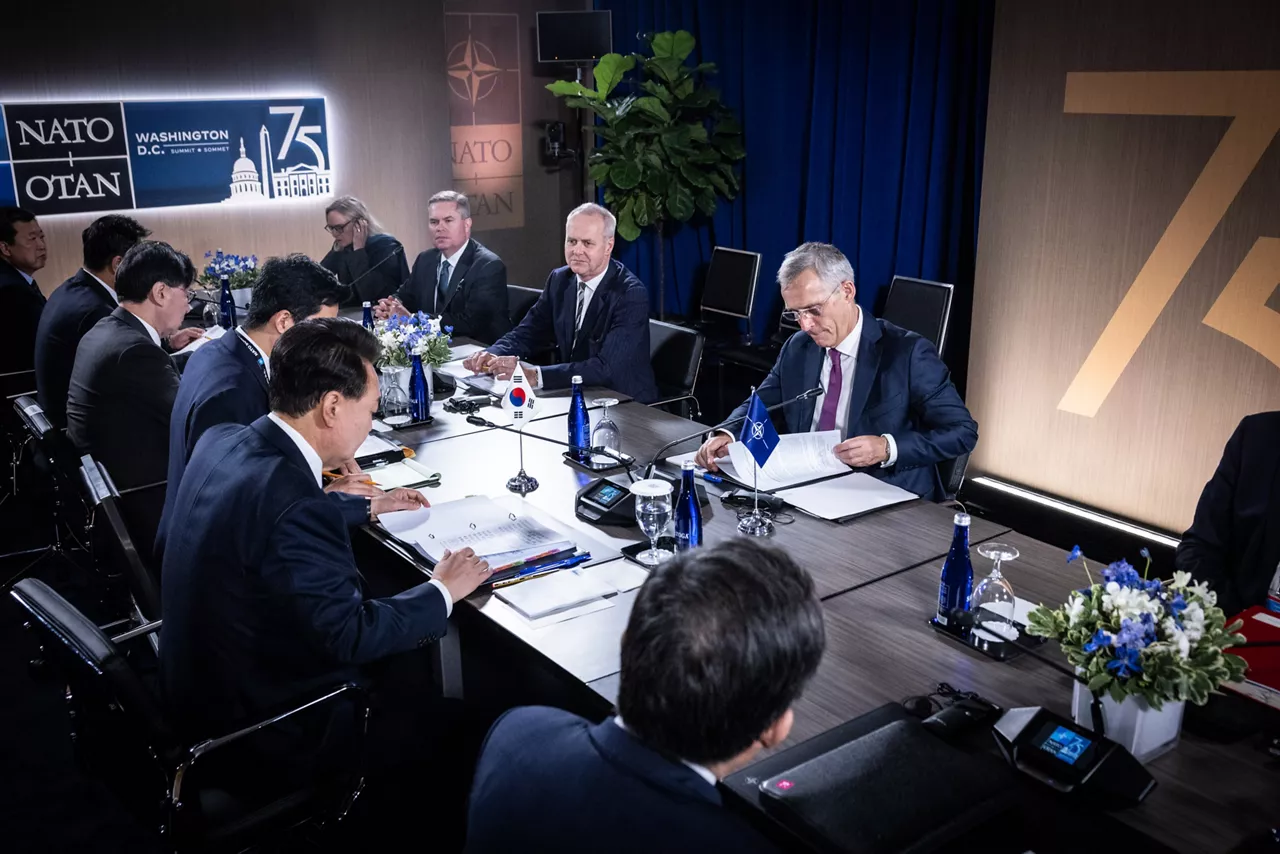 Bilateral meeting between President Yoon Suk Yeol (Republic of Korea) and NATO Secretary General Jens Stoltenberg