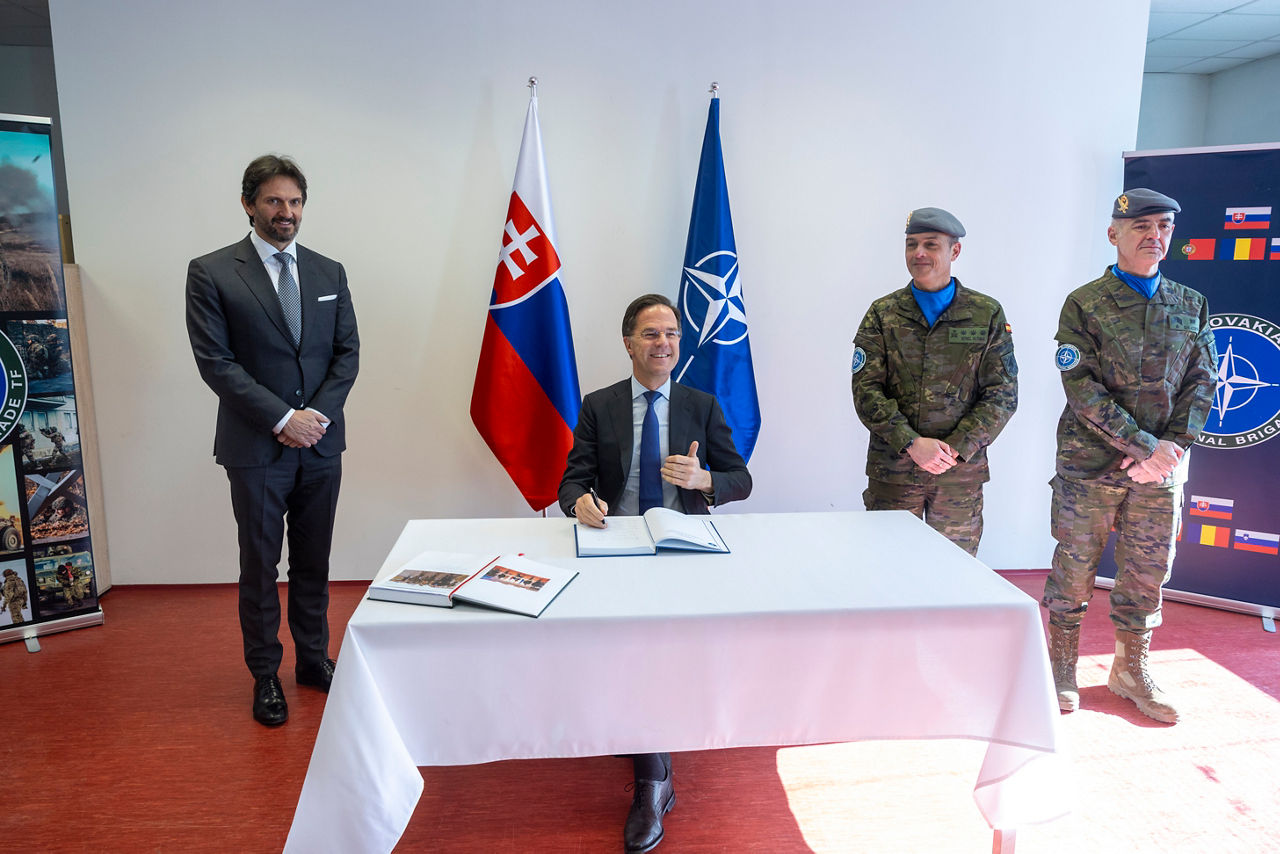 NATO Secretary General Mark Rutte visits the Forward Land Forces, stationed in Lešť.