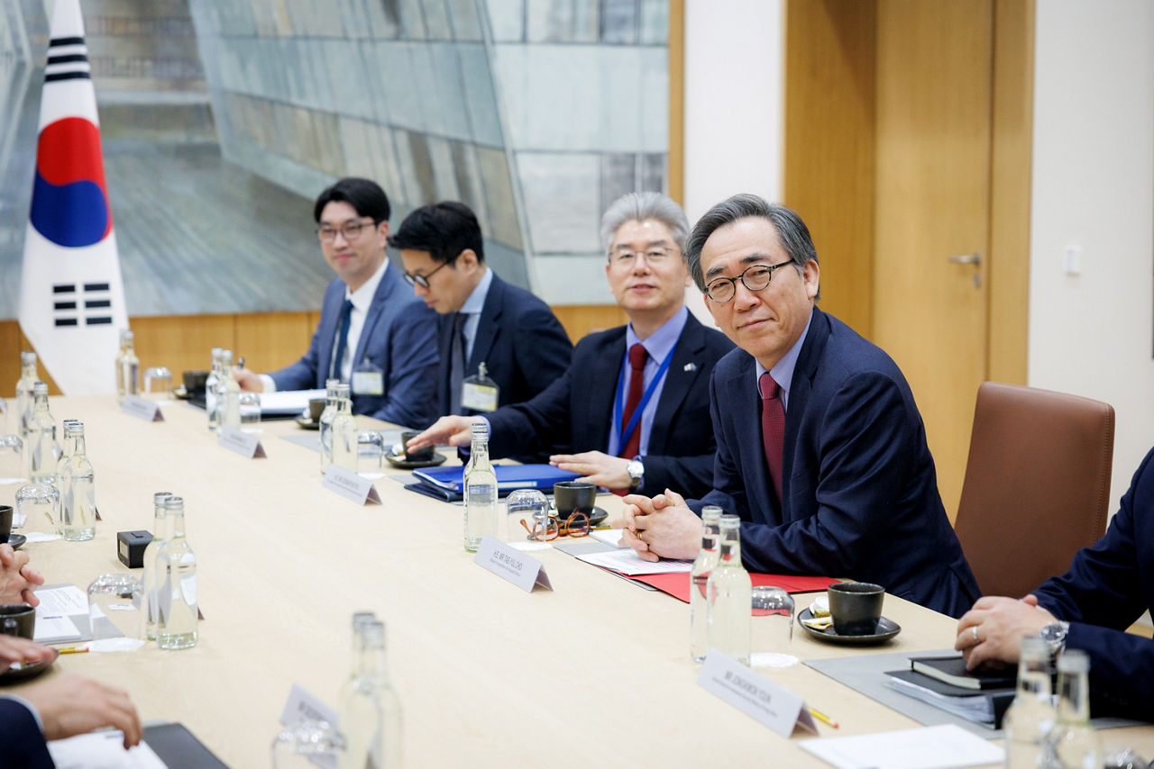 NATO Secretary General Mark Rutte and Minister of Foreign Affairs of the Republic of Korea Tae-yul Cho
