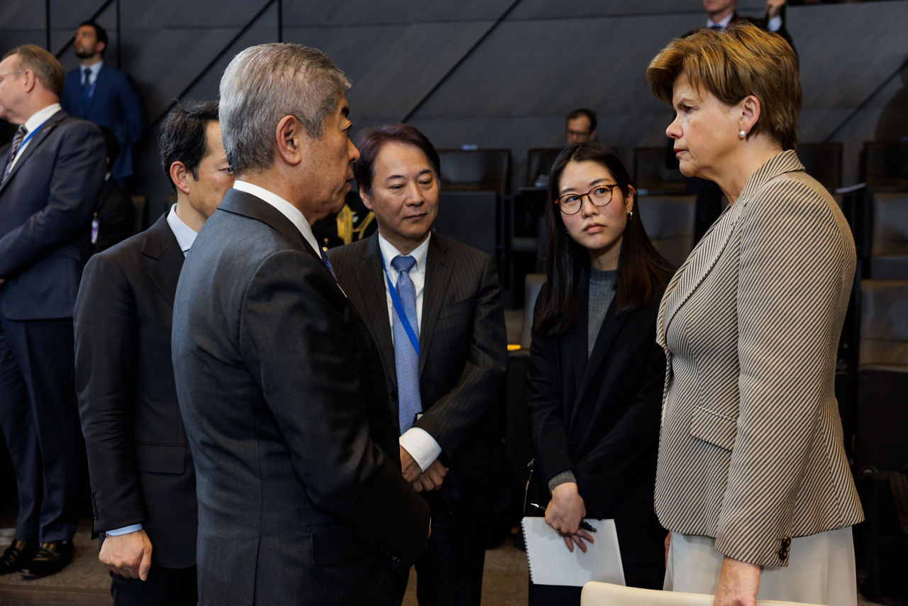 Takeshi Iwaya (Minister of Foreign Affairs, Japan) and Baiba Braže (Minister of Foreign Affairs, Latvia)