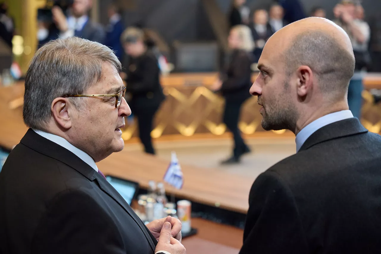 Emil Hurezeanu (Minister of Foreign Affairs, Romania) and Jean-Noël Barrot (Minister of Foreign Affairs, France)