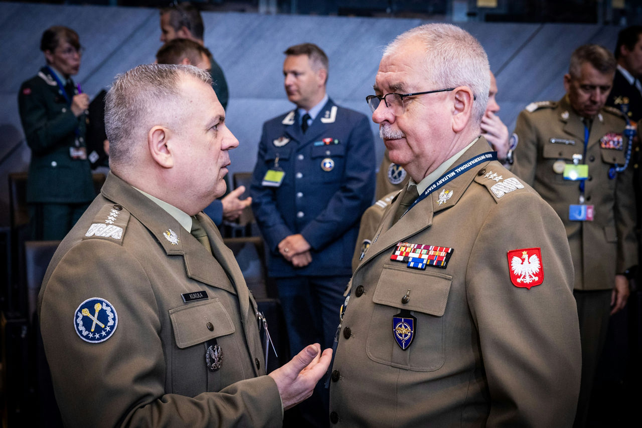 The NATO Chief of Defence of Poland, General Wiesław Kukuła talking with the Director General of the International Military Staff, Lieutenant General Janusz Adamczak