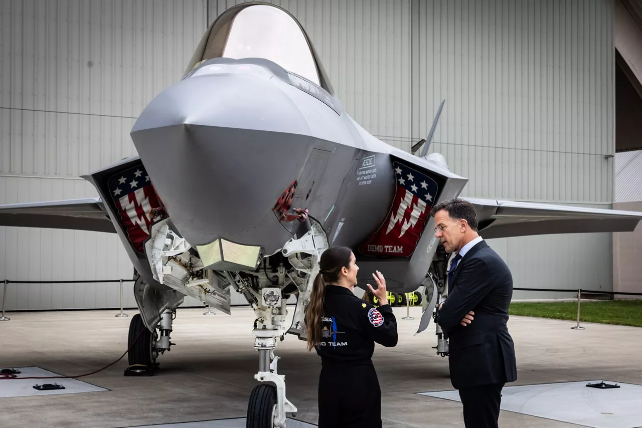 NATO Secretary General Mark Rutte with F35 pilot, Melanie "MACH "Kluesner