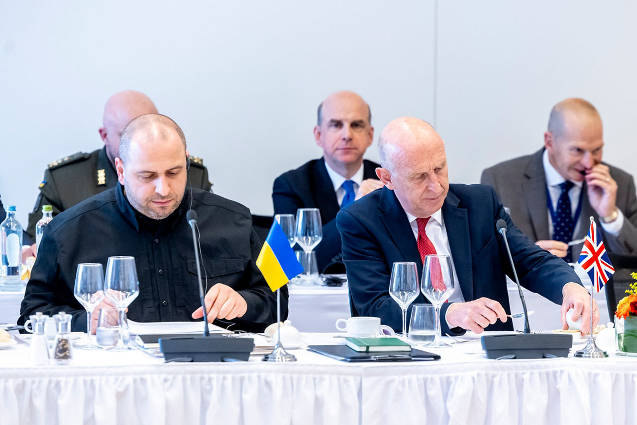 Rustem Umerov (Minister of Defence, Ukraine) and John Healey (Minister of Defence, United Kingdom)