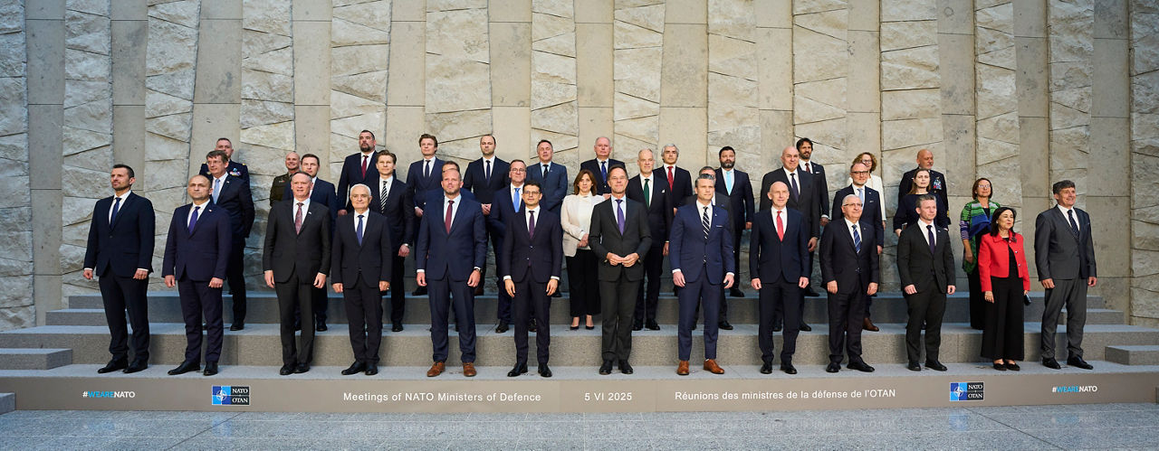 Family photo of the NATO Ministers of Defence