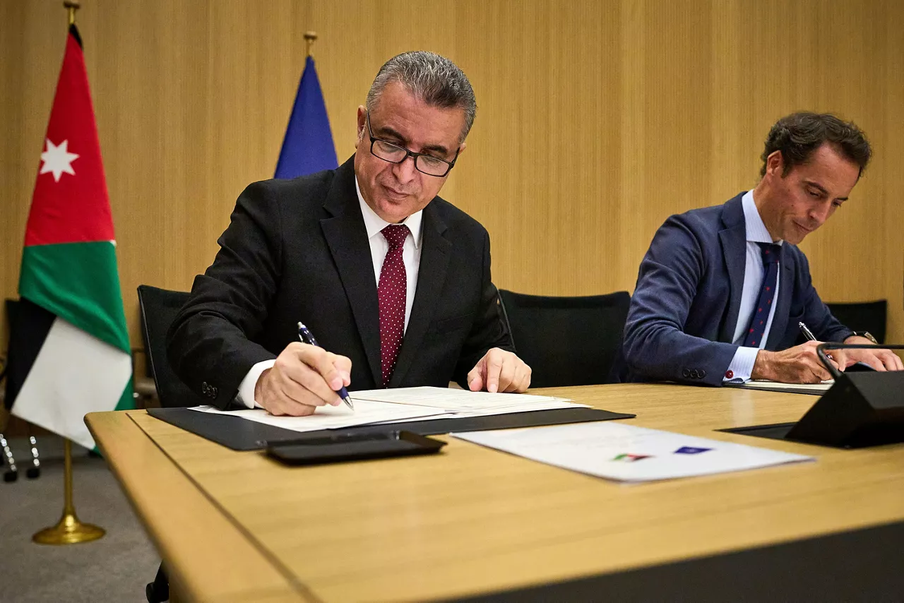 Ambassador Yousef Bataineh, Head of the Mission of Jordan to NATO and Javier Colomina, Special Representative of NATO for the Southern Neighbourhood sign a legal agreement for the opening of the NATO Liaison Office (NLO) in Amman