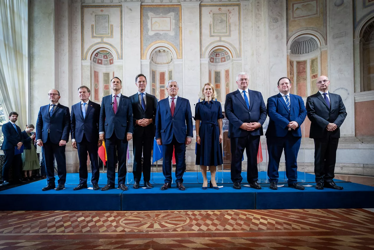 Family photo of the Weimar Plus group. Left to right: Diego Martínez Belío (State Secretary for Foreign and Global Affairs, Spain); Johann Wadephul (Minister of Foreign Affairs, Germany); Radosław Sikorski (Minister of Foreign Affairs, Poland); NATO Secretary General Mark Rutte; Antonio Tajani (Minister of Foreign Affairs, Italy); Kaja Kallas (EU High Representative); Andrii Sybiha (Minister of Foreign Affairs, Ukraine); Representative for the United Kingdom; Representative for France