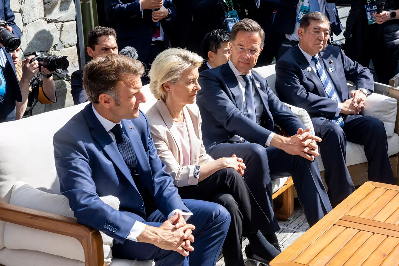 Emmanuel Macron (President of France)
Ursula von der Leyen (President of the European Commission)
NATO Secretary General Mark Rutte
Shigeru Ishiba (Prime Minister of Japan)