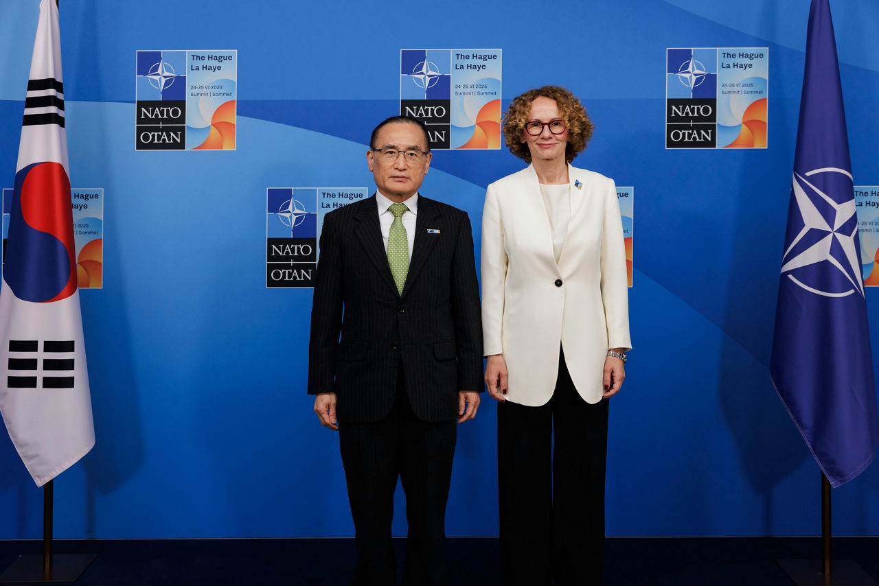 NATO Deputy Secretary General Radmila Shekerinska meets with Wi Sung-Lac (National Security Adviser, Republic of Korea)