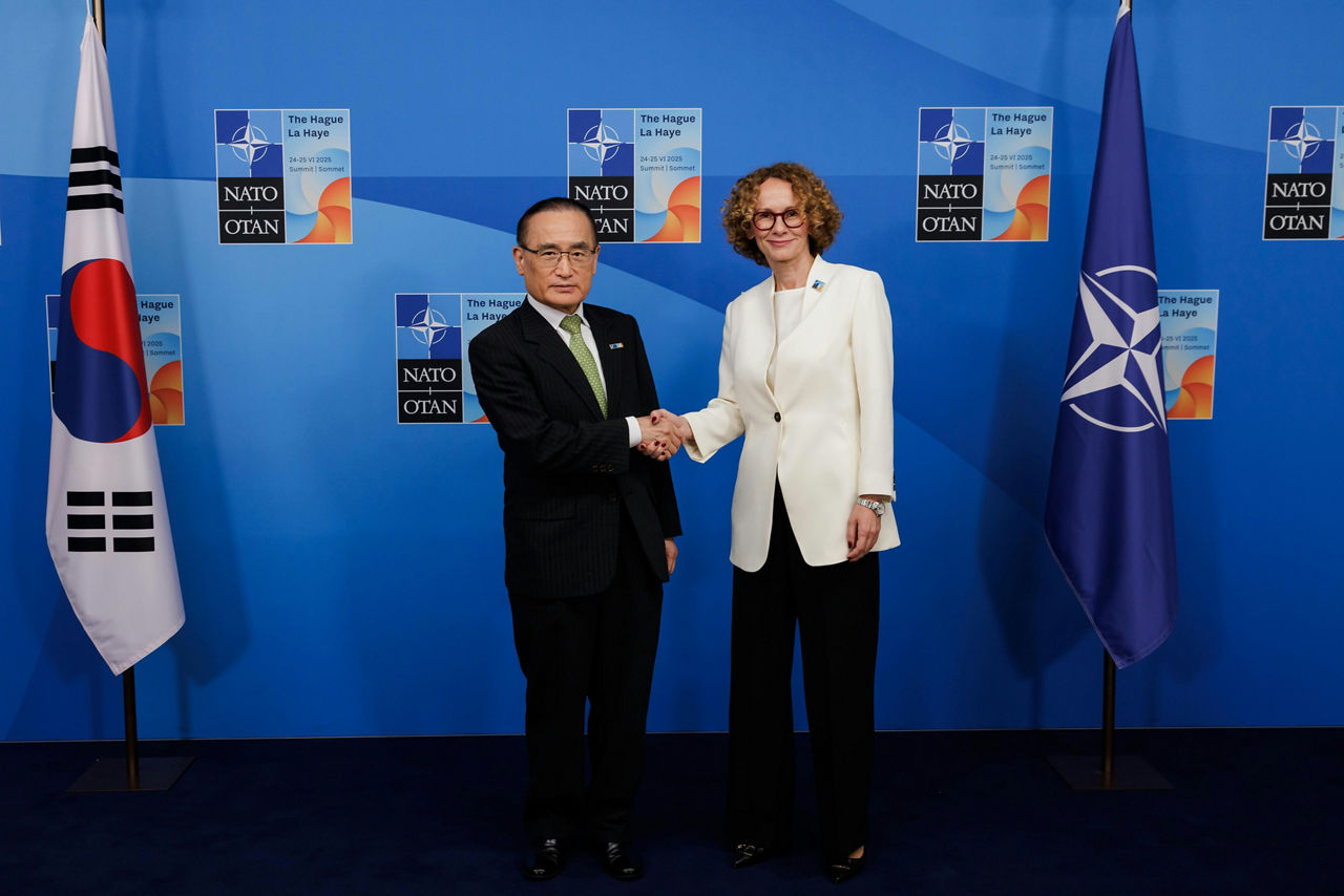 NATO Deputy Secretary General Radmila Shekerinska meets with Wi Sung-Lac (National Security Adviser, Republic of Korea)