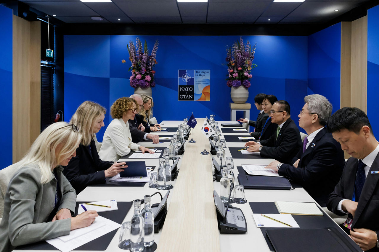 NATO Deputy Secretary General Radmila Shekerinska meets with Wi Sung-Lac (National Security Adviser, Republic of Korea)