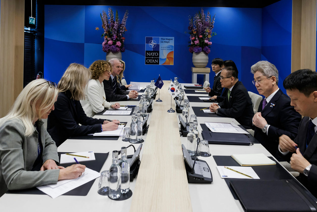 NATO Deputy Secretary General Radmila Shekerinska meets with Wi Sung-Lac (National Security Adviser, Republic of Korea)