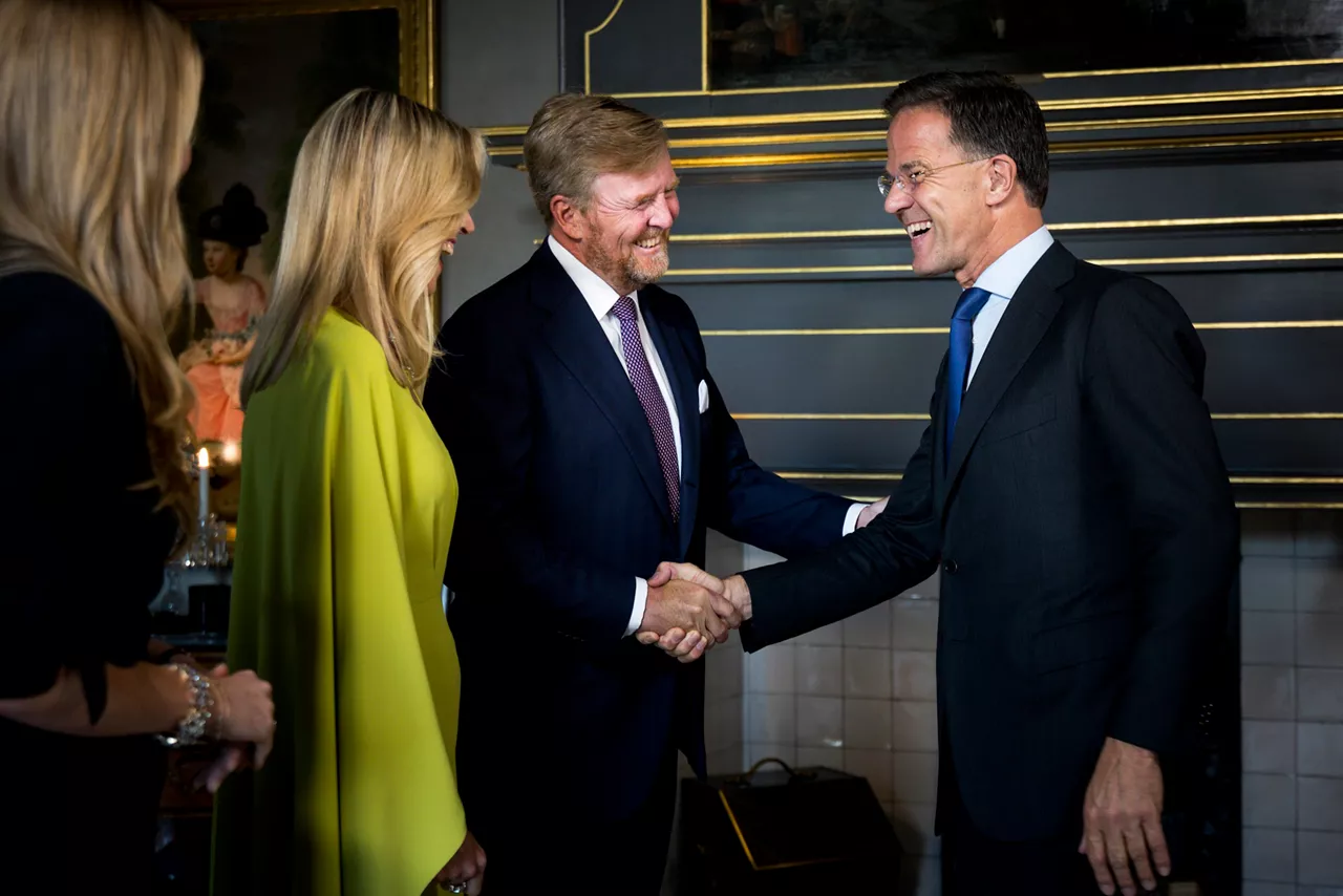 Royal dinner at Huis ten Bosch Palace NATO/OTAN Summit 2025 I June 24, 2025 
Koning Willem-Alexander en Koningin Máxima ontvingen de regeringsleiders en staatshoofden van de NAVO-landen voor een informeel diner. De premiers van Australië, Japan en Nieuw-Zeeland, de presidenten van Zuid-Korea en Oekraïne en de voorzitters van de Europese Raad en Europese Commissie waren hierbij aanwezig.
King Willem-Alexander and Queen Máxima hosted an informal dinner for the heads of state and government of the NATO countries. The prime ministers of Australia, Japan and New Zealand, the presidents of South Korea and Ukraine, and the presidents of the European Council and European Commission are also invited to attend.
