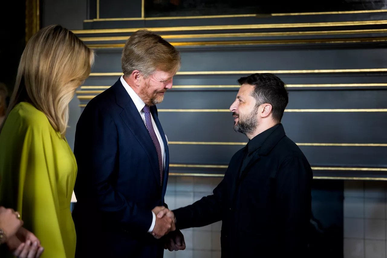 Royal dinner at Huis ten Bosch Palace NATO/OTAN Summit 2025 I June 24, 2025 
Koning Willem-Alexander en Koningin Máxima ontvingen de regeringsleiders en staatshoofden van de NAVO-landen voor een informeel diner. De premiers van Australië, Japan en Nieuw-Zeeland, de presidenten van Zuid-Korea en Oekraïne en de voorzitters van de Europese Raad en Europese Commissie waren hierbij aanwezig.
King Willem-Alexander and Queen Máxima hosted an informal dinner for the heads of state and government of the NATO countries. The prime ministers of Australia, Japan and New Zealand, the presidents of South Korea and Ukraine, and the presidents of the European Council and European Commission are also invited to attend.
