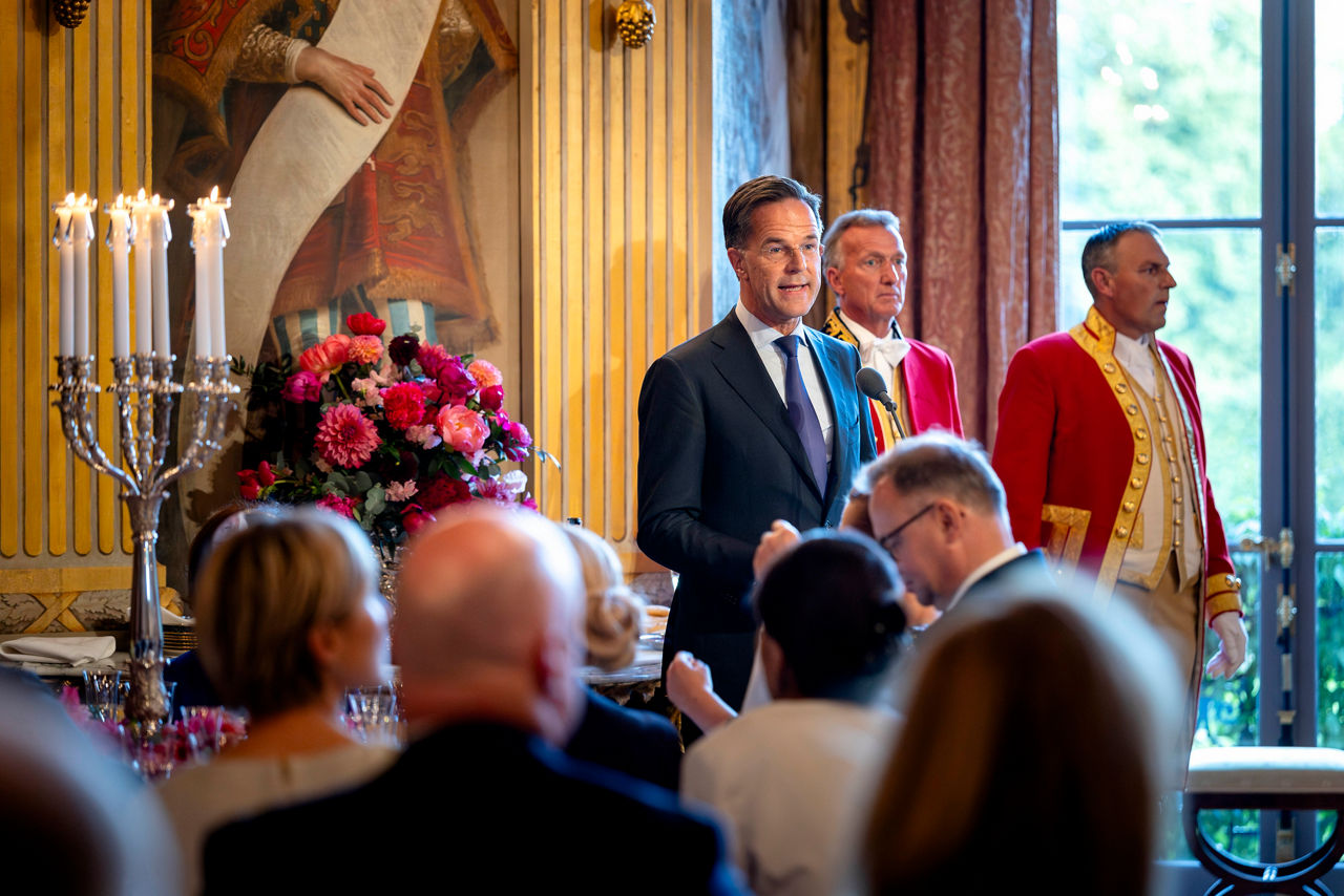 Royal dinner at Huis ten Bosch Palace NATO/OTAN Summit 2025 I June 24, 2025 
Koning Willem-Alexander en Koningin Máxima ontvingen de regeringsleiders en staatshoofden van de NAVO-landen voor een informeel diner. De premiers van Australië, Japan en Nieuw-Zeeland, de presidenten van Zuid-Korea en Oekraïne en de voorzitters van de Europese Raad en Europese Commissie waren hierbij aanwezig.
King Willem-Alexander and Queen Máxima hosted an informal dinner for the heads of state and government of the NATO countries. The prime ministers of Australia, Japan and New Zealand, the presidents of South Korea and Ukraine, and the presidents of the European Council and European Commission are also invited to attend.
