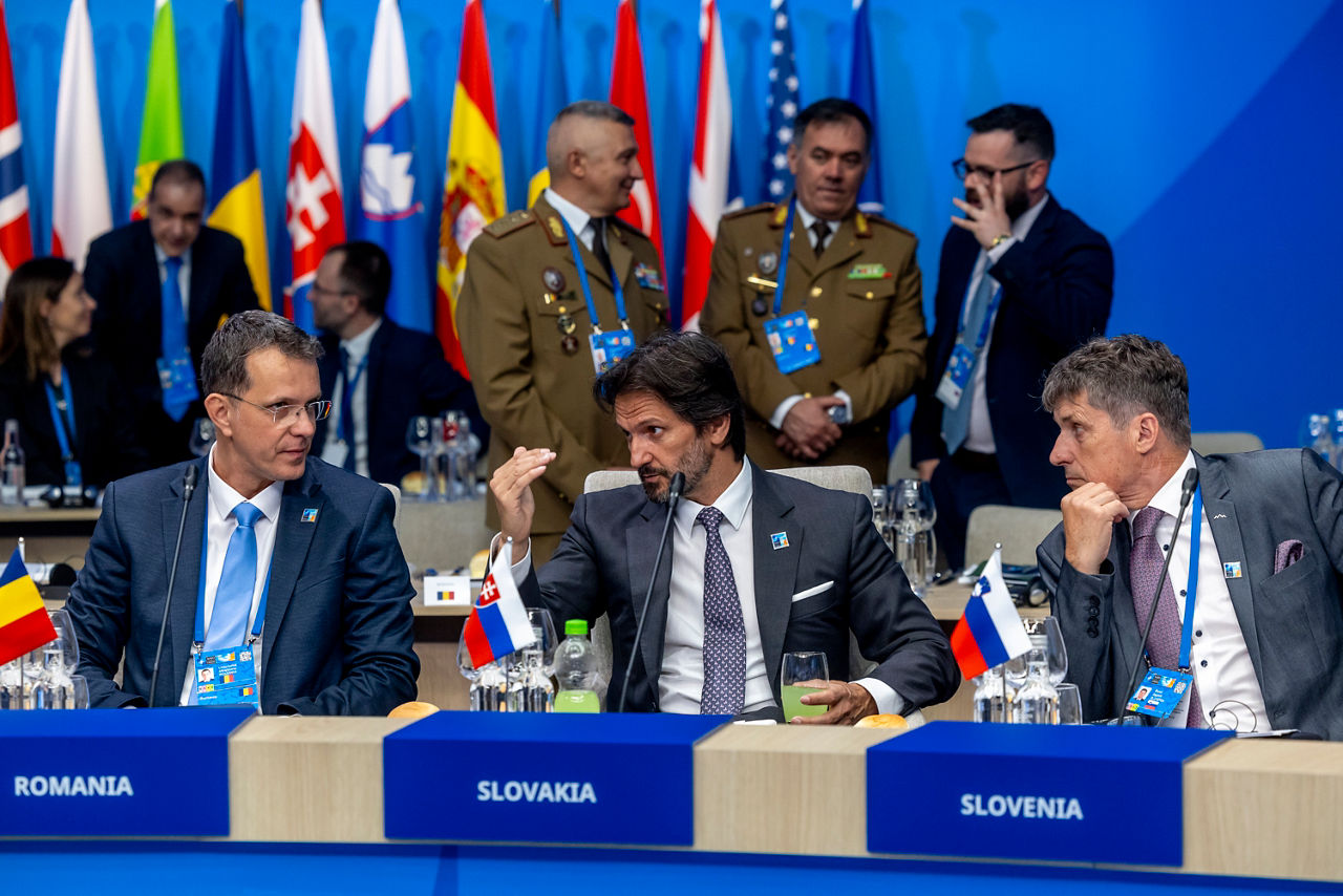 Liviu-Ionuț Moșteanu (Minister of Defence, Romania), Robert Kaliňák (Minister of Defence, Slovak Republic) and Borut Sajovic (Minister of Defence, Slovenia)