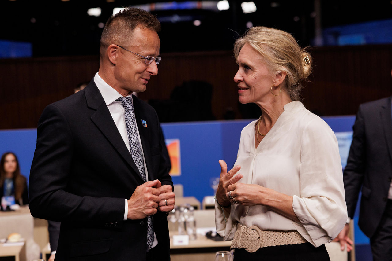 Péter Szijjártó (Minister of Foreign Affairs, Hungary) and Þorgerður Katrín Gunnarsdóttir (Minister of Foreign Affairs, Iceland)
