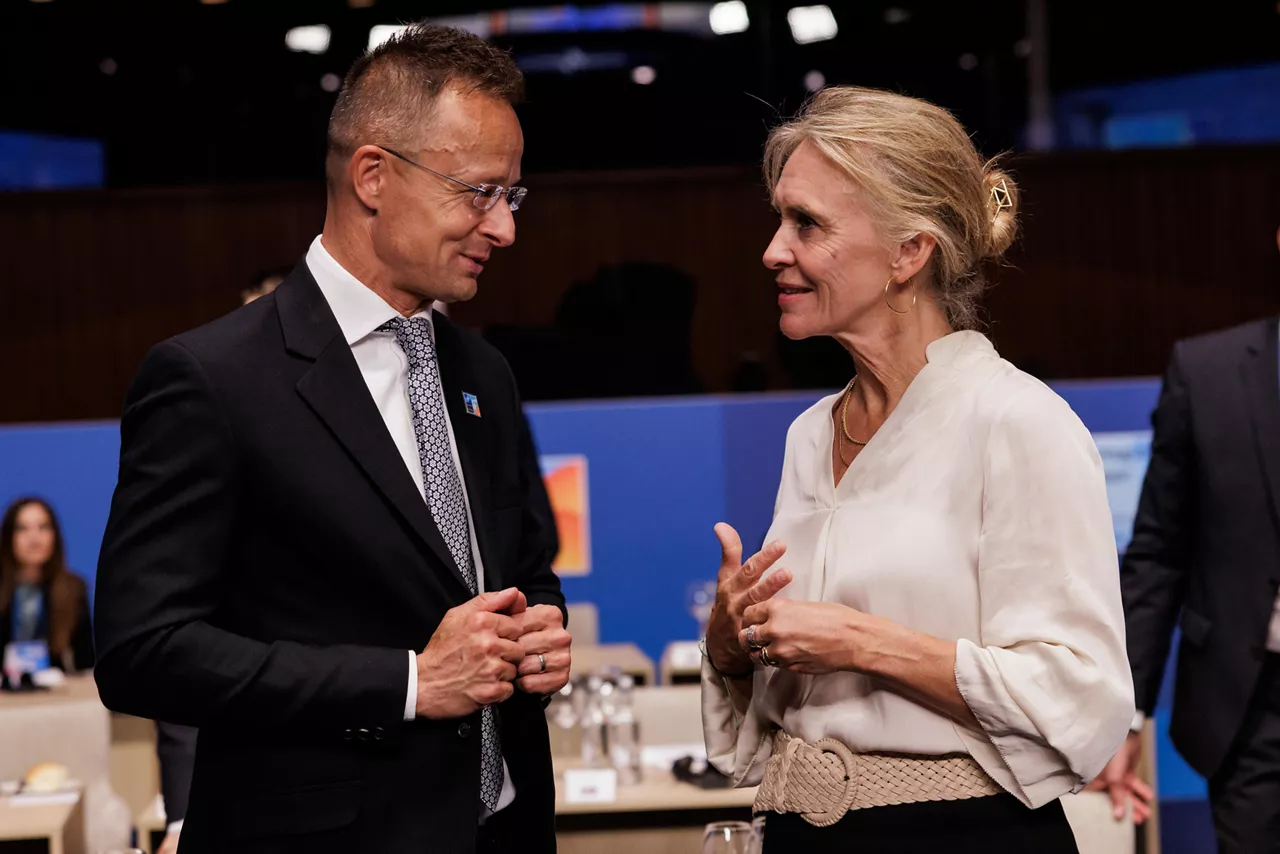 Péter Szijjártó (Minister of Foreign Affairs, Hungary) and Þorgerður Katrín Gunnarsdóttir (Minister of Foreign Affairs, Iceland)