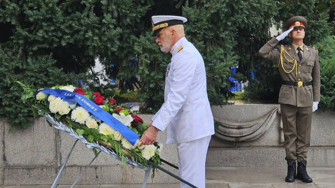 The Chair of the NATO Military Committee, Admiral Giuseppe Cavo Dragone at the wreath-laying ceremony, Unknown Soldier Memorial, Sofia, 15 July 2025.