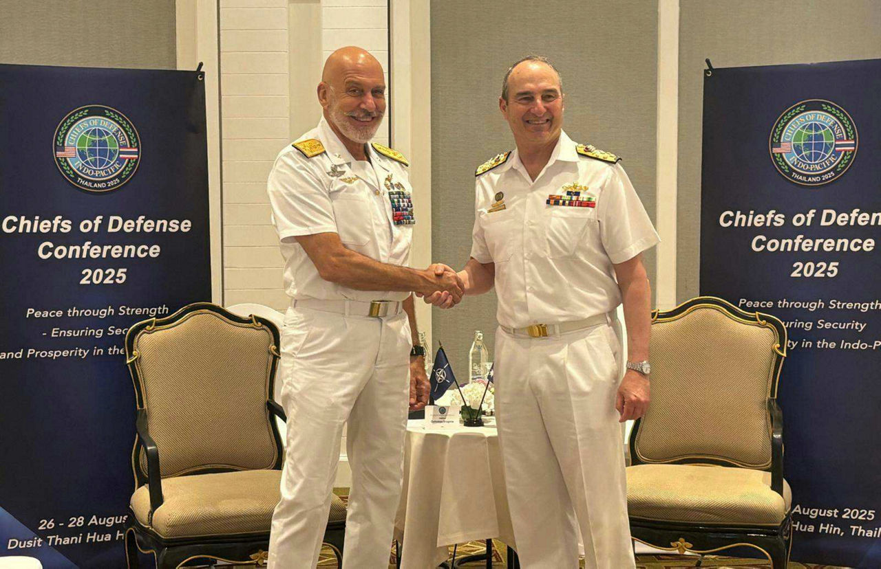 Chair of the NATO Military Committee, Admiral Giuseppe Cavo Dragone, with Chief of the Defence Force of Australia, Admiral David Johnston