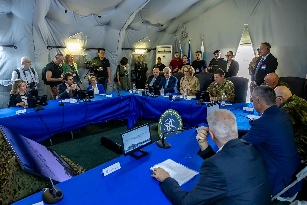 NATO Deputy Secretary General Radmilla Shekerinska and the Minister of Defence of Bulgaria, Atanas Zaprianov visit Novo Selo Training Area Multinational Battle Group. Briefing by the Commander MBG, Col Mattia Scirocco
