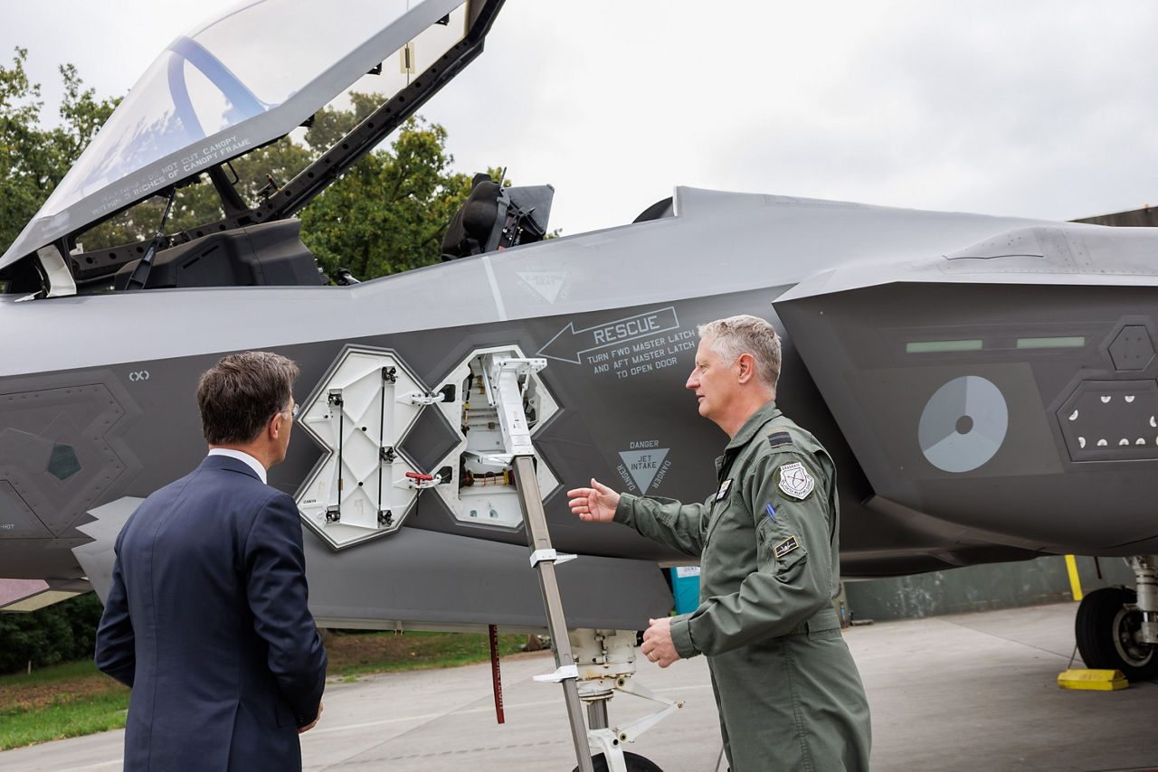 NATO Secretary General Mark Rutte and the Commandander Air Combat Command (ACC), commodore Marcel van Egmond