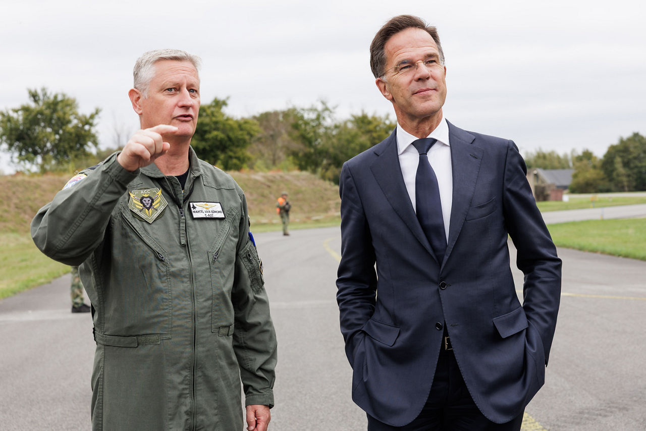 NATO Secretary General Mark Rutte and the Commandander Air Combat Command (ACC), commodore Marcel van Egmond