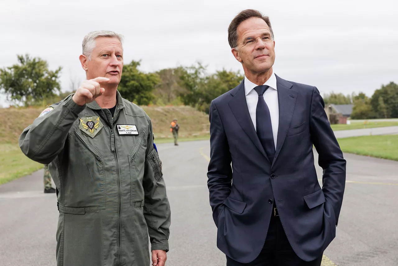 NATO Secretary General Mark Rutte and the Commandander Air Combat Command (ACC), commodore Marcel van Egmond