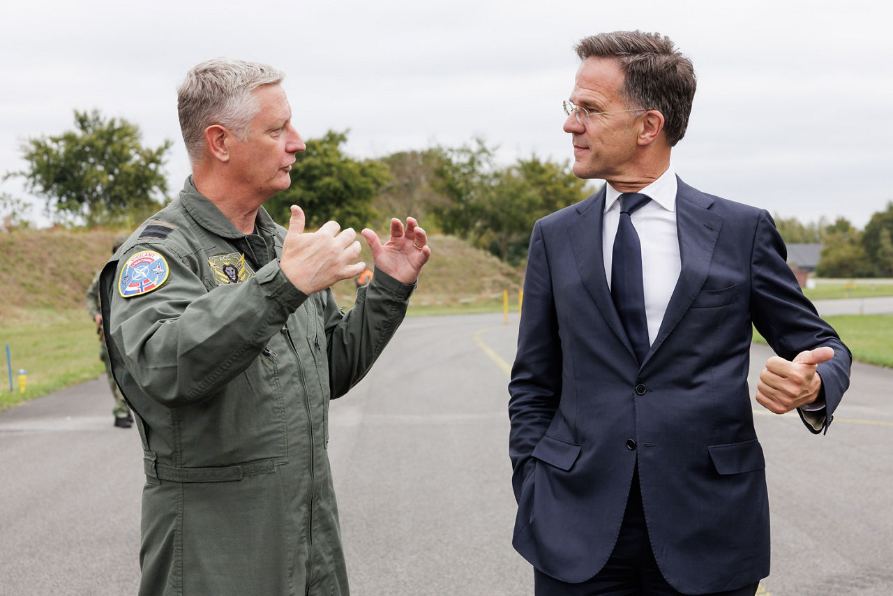 NATO Secretary General Mark Rutte and the Commandander Air Combat Command (ACC), commodore Marcel van Egmond